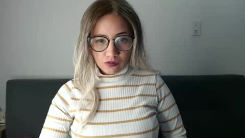 Snapshot of amycosplay99 chatting on February 7, 3:55 am amycosplay99 online show from February 7, 3:55 am