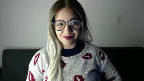 Snapshot of amycosplay99 chatting on February 17, 2:31 am amycosplay99 online show from February 17, 2:31 am
