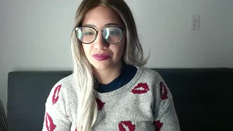 Snapshot of amycosplay99 chatting on February 23, 4:39 am amycosplay99 online show from February 23, 4:39 am