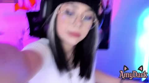Amy online show from April 28, 11:21 pm