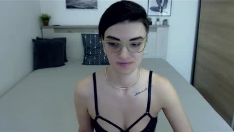 Snapshot of amylexy chatting on February 1, 4:33 pm Hi there guys My pleasure in your hands pvt is open online show from February 1, 4:33 pm