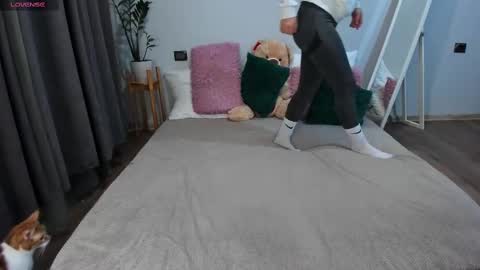 amymilson online show from February 23, 6:01 pm