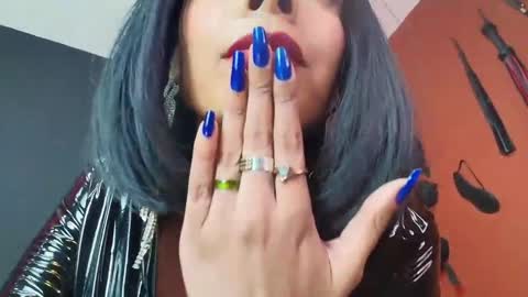 Snapshot of amymistress chatting on December 18, 8:47 pm Amy Wong Grey online show from December 18, 8:47 pm