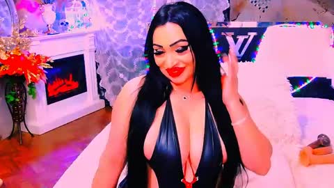 Alimoonyia online show from May 6, 10:15 pm