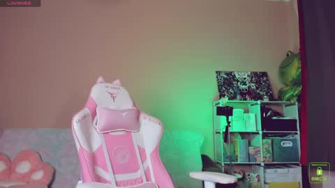 Snapshot of amyrose69 chatting on May 22, 4:23 pm Amy Rose online show from May 22, 4:23 pm