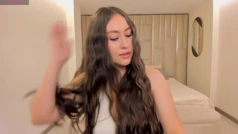 AMY R  online show from May 16, 2:19 am