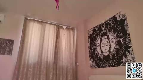 Snapshot of amyskymoon chatting on July 24, 1:53 pm amyskymoon online show from July 24, 1:53 pm