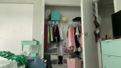 Amy Smilez online show from May 11, 4:04 pm