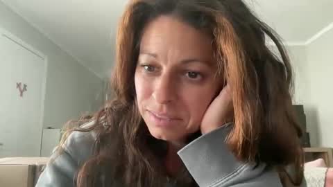 Amy Smilez online show from May 12, 1:30 pm