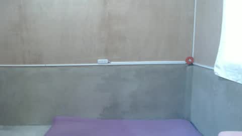 amysweetbabe online show from April 26, 9:45 pm