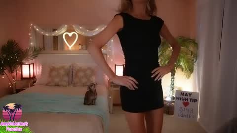  AmyValentine  online show from May 15, 6:20 am