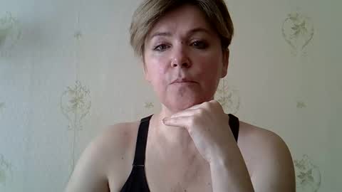 Snapshot of amyvalentine1 chatting on April 1, 7:53 am amyvalentine1 online show from April 1, 7:53 am