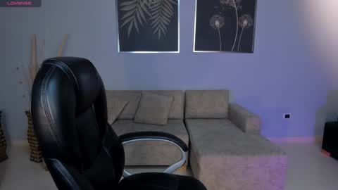 AMY WALKER online show from February 3, 10:25 am