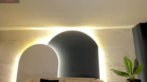 AMY WALKER online show from February 6, 2:26 pm