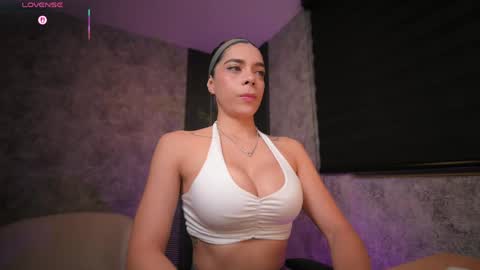 AMY WALKER online show from May 14, 9:49 am