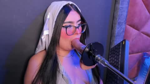 amywhitte_ online show from April 24, 4:04 am