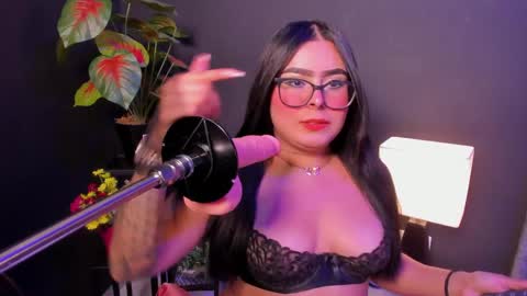 amywhitte_ online show from May 6, 3:46 am