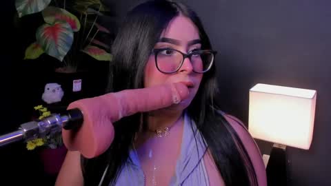 amywhitte_ online show from May 8, 3:23 am