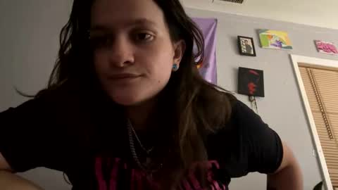 Snapshot of an_e333 chatting on February 4, 8:31 am an_e333 online show from February 4, 8:31 am