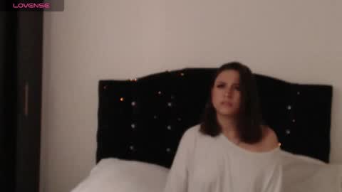 Ana online show from February 9, 2:32 pm