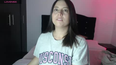 Snapshot of ana_arms_ chatting on April 27, 5:55 pm ana_arms_ online show from April 27, 5:55 pm