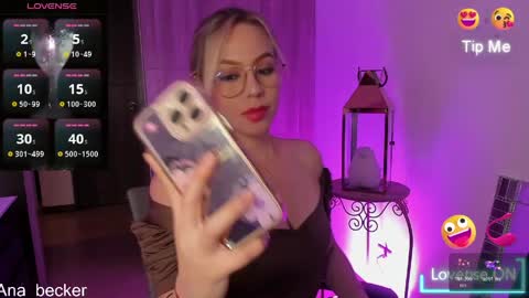 Ana online show from April 10, 11:53 pm