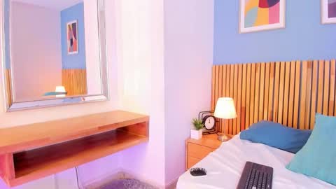 Ana Gonzalez online show from November 15, 1:07 pm