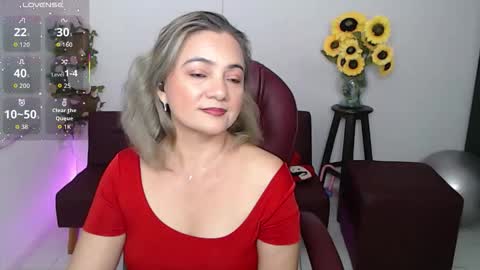 Snapshot of ana_hotmilf chatting on March 23, 11:31 pm Ana online show from March 23, 11:31 pm