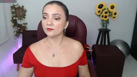 Snapshot of ana_hotmilf chatting on April 21, 11:18 pm Ana online show from April 21, 11:18 pm