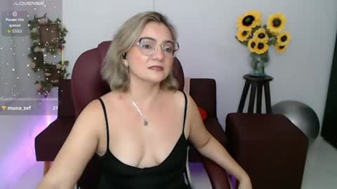 Snapshot of ana_hotmilf chatting on April 27, 10:52 pm Ana online show from April 27, 10:52 pm