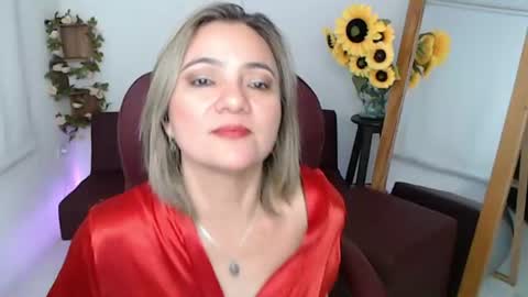 Snapshot of ana_hotmilfx chatting on June 27, 12:04 am ANA online show from June 27, 12:04 am