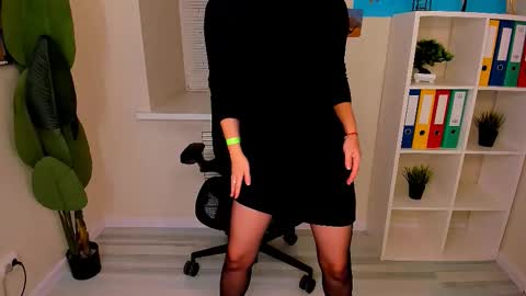 Ana online show from October 18, 3:24 pm