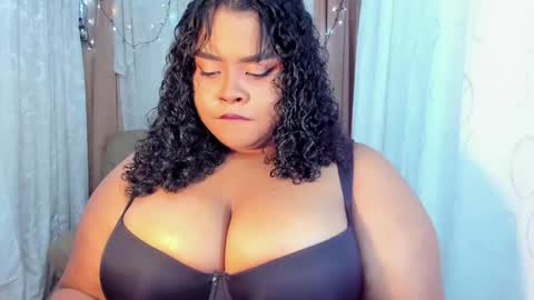 Snapshot of ana_off_alana chatting on February 13, 10:39 pm Ana online show from February 13, 10:39 pm