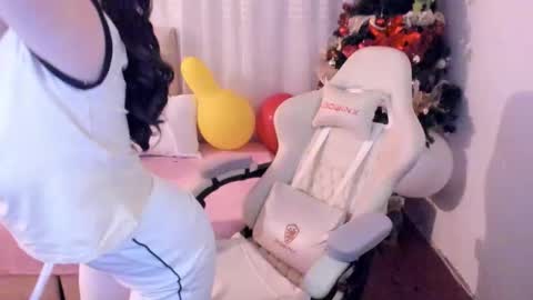 Im anna but you can call me as you want online show from November 21, 9:13 pm