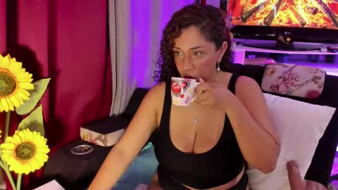 Snapshot of ana_sweet8 chatting on February 9, 9:46 am Ana My schedule 0400 - 1600 GMT -5 online show from February 9, 9:46 am