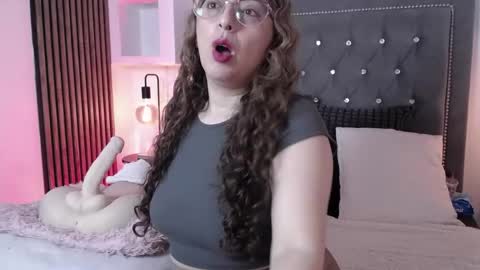 Ana Moon  online show from May 6, 4:41 am