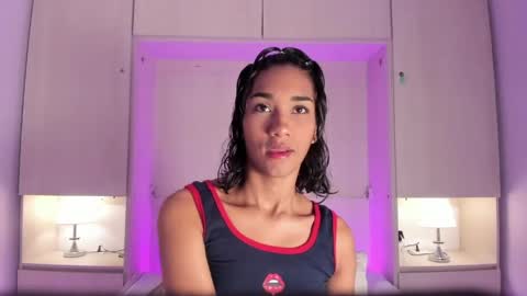 anaacollins_ online show from April 22, 11:34 am