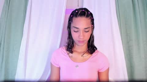 Snapshot of anaacollins_ chatting on July 27, 12:01 pm anaacollins_ online show from July 27, 12:01 pm