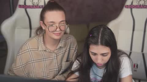 Sweet girls online show from March 1, 11:23 am