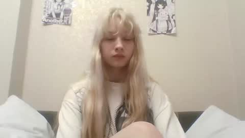 Snapshot of anabelbrando chatting on July 3, 7:20 pm Malvina online show from July 3, 7:20 pm