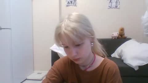 Snapshot of anabelbrando chatting on July 5, 4:47 pm Malvina online show from July 5, 4:47 pm