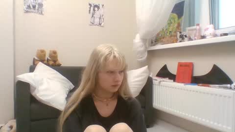 Snapshot of anabelbrando chatting on July 7, 4:11 pm Malvina online show from July 7, 4:11 pm
