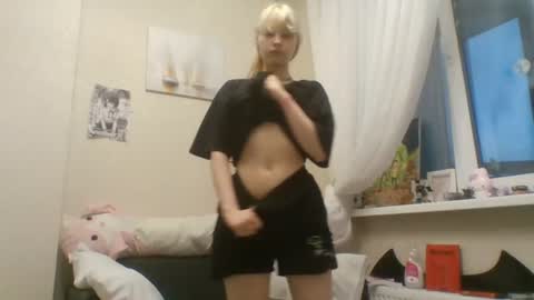 Snapshot of anabelbrando chatting on July 15, 4:56 pm Malvina online show from July 15, 4:56 pm