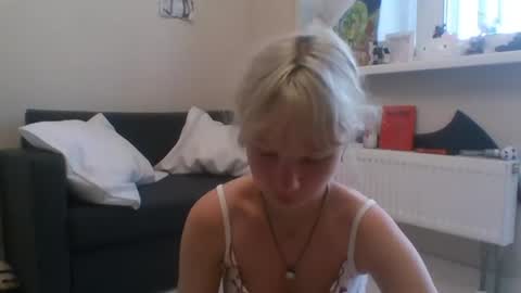 Snapshot of anabelbrando chatting on July 28, 2:24 pm Malvina online show from July 28, 2:24 pm