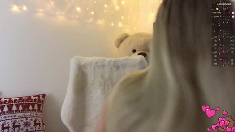 Annie  online show from December 28, 2:42 pm