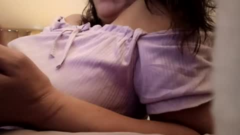 Snapshot of anabellovee chatting on July 29, 6:33 am ANABELLOVEE online show from July 29, 6:33 am