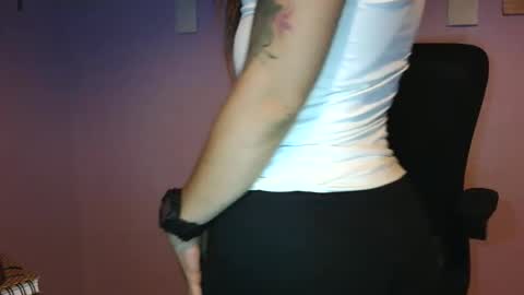 anabelucci_ online show from March 9, 12:03 am