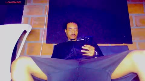 Snapshot of anaconda_blackk chatting on October 15, 11:54 am anaconda_blackk online show from October 15, 11:54 am