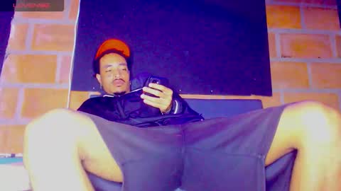 Snapshot of anaconda_blackk chatting on October 16, 10:27 am anaconda_blackk online show from October 16, 10:27 am