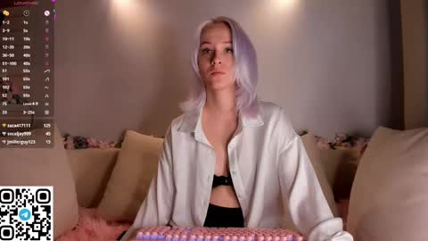 Snapshot of anadeya chatting on March 4, 4:27 am Deya online show from March 4, 4:27 am